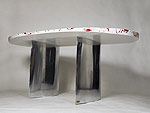 Table en composite � deux pieds